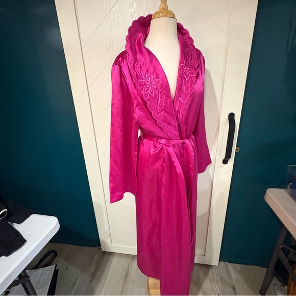 Other - Vintage Fuchsia Satin Robe Embroidered Scalloped Collar 80s/ PinUp/ Retro/ Rare‎